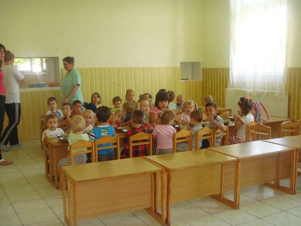 Responsabilii din cadrul grădiniţei pretind că aceasta s-ar fi întîmplat din cauza apei din robinete