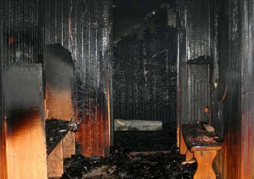 На улице Мирон Костин в шесть часов утра начался пожар в помещениях двух саун.
