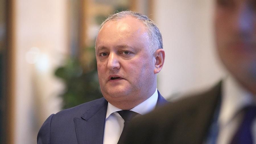 Планы президента Молдовы остаться на второй срок – под угрозой, пишет "Независимая газета".