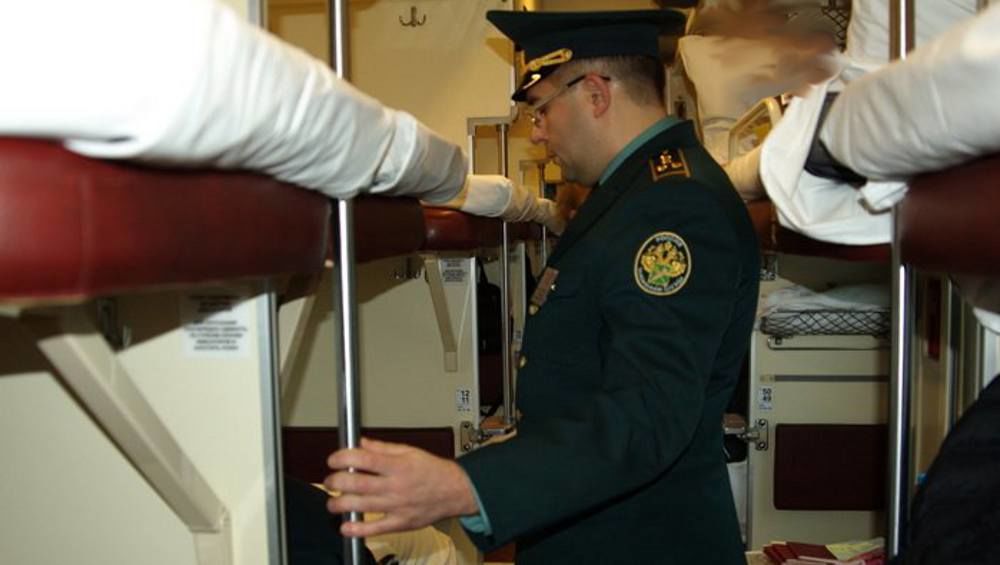 Наркотические средства были найдены в поездах и авто, следовавших с территории Украины и Молдовы.