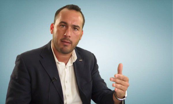 Депутат Манлио ди Стефано намерен посетить Крым