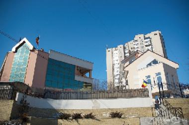 Ambasada României are 3 consulate în Republica Moldova, la Chişinău, Bălţi şi Cahul