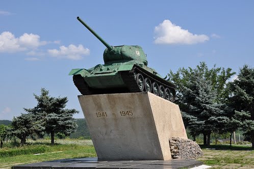 Памятник в честь погибших в Великой Отечественной войне в городе Кагул.