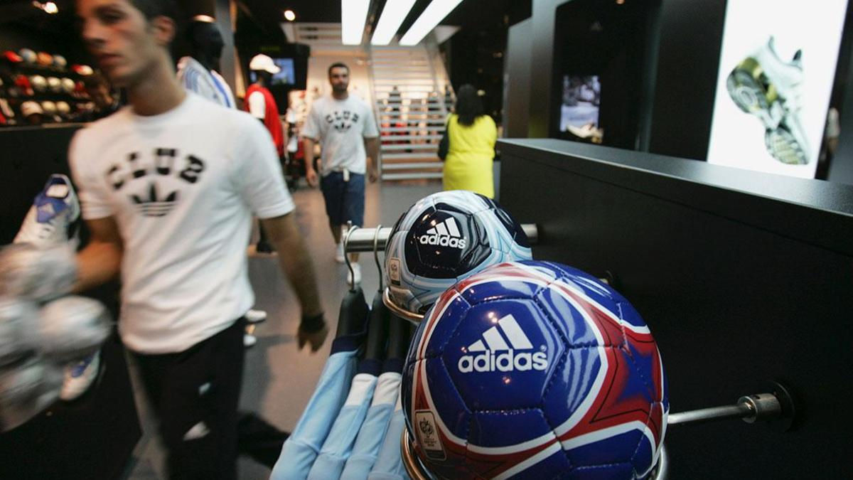 Autoritățile turce au amendat Adidas cu 96 de milioane de dolari pentru restricționarea reducerilor.