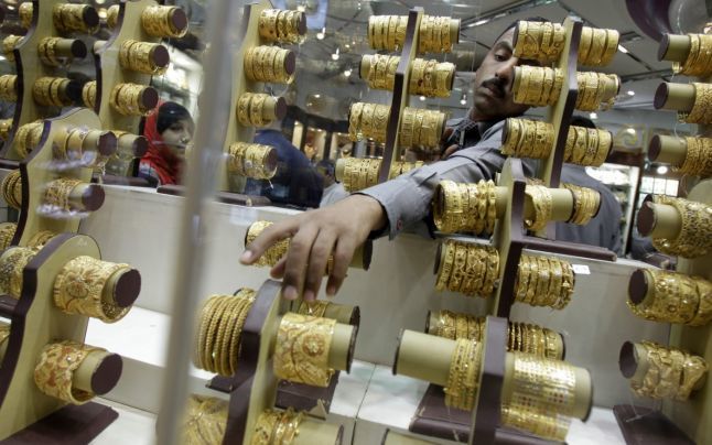 Hoţul care a prădat un magazin din Capitală a sustras 2,5 kg de aur. Foto simbol: adevarul.ro