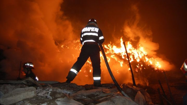 Acoperișul ars în urma unui incendiu devastator din Basarabeasca, reparat din banii donați de oameni. Foto: publika.md