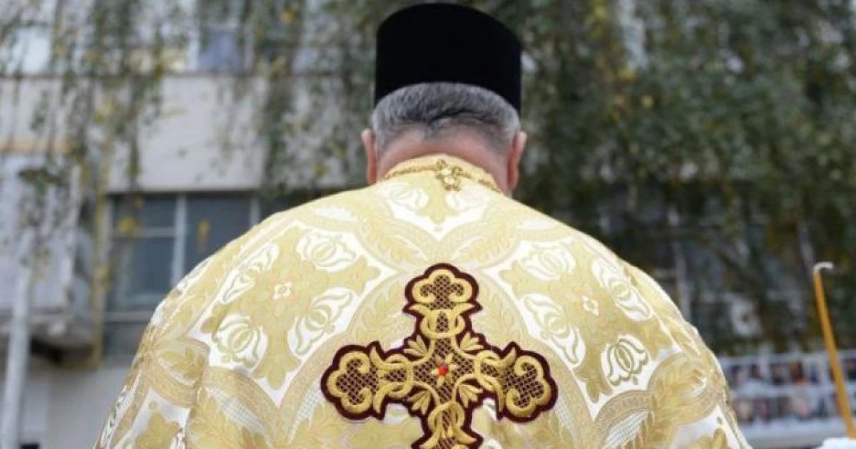 Молдавский священник избил собственного брата.