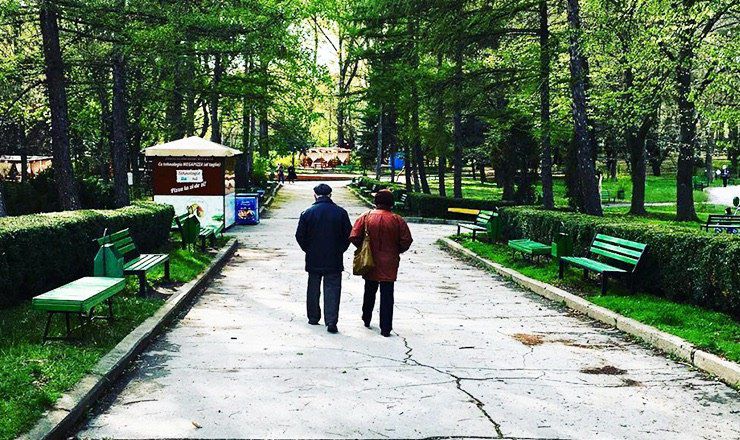 В парке "Рышкановка" на улице Браништий будет восстановлено уличное освещение и отремонтированы пути доступа. 
