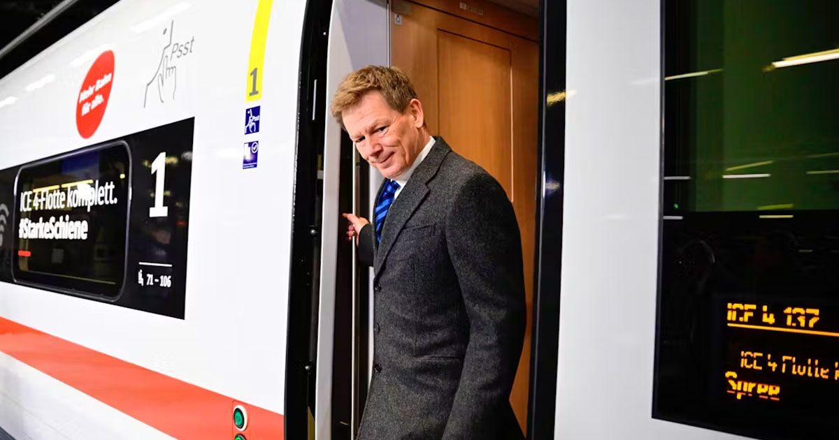 Гендиректор Deutsche Bahn уволен из-за систематических задержек поездов.