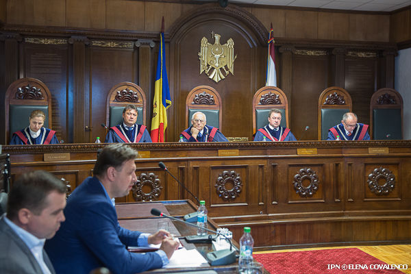 Igor Dodon a semnat marți, 21 decembrie, decretele de demisie a șase membri ai cabinetului de miniștri. 