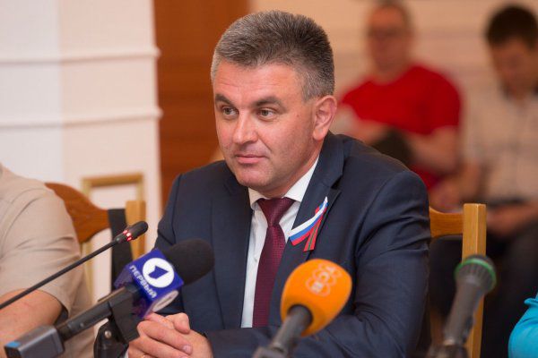 Вадим Красносельский отметил, что по итогам двух встреч с президентом РМ Игорем Додоном была достигнута договоренность начать встречное движение по целому блоку вопросов.