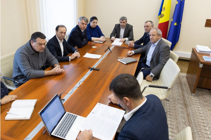 В парламенте заслушали ответственных за устранение последствий ноябрьского снегопада.