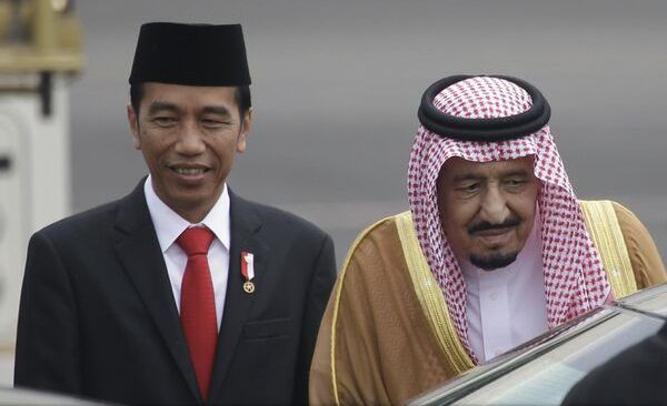 Monarhul saudit Salman bin Abdul Aziz face o vizită în această săptămână în Indonezia. 