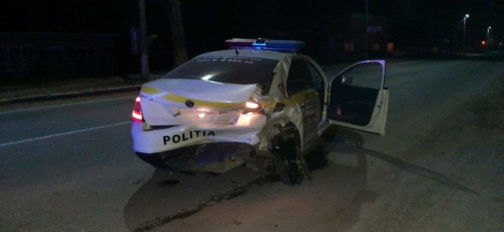 Водитель, по вине которого пострадали полицейские, арестован на 20 суток.
