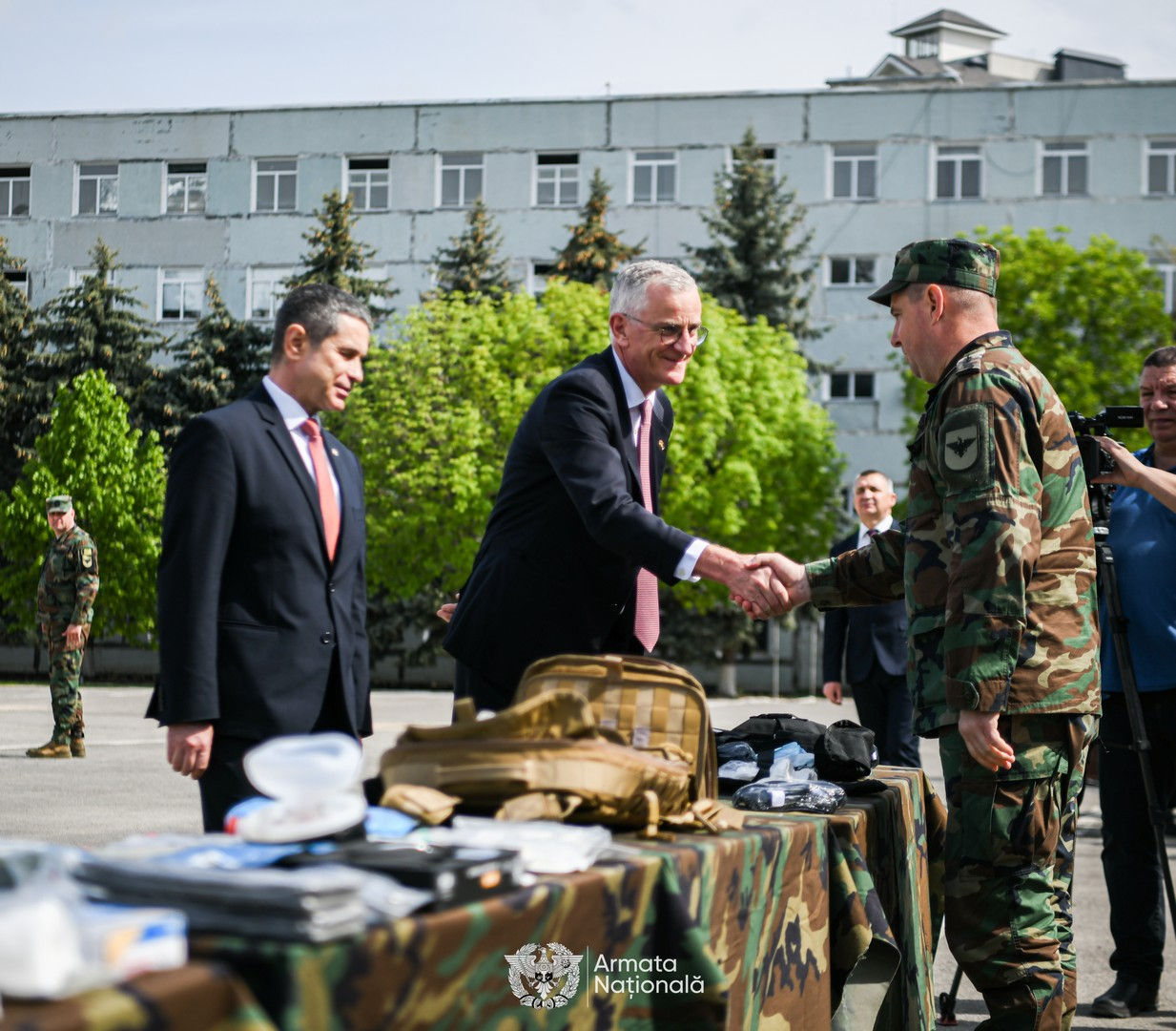 НАТО передала Национальной армии Молдовы партию помощи. Фото: Armata Naționala