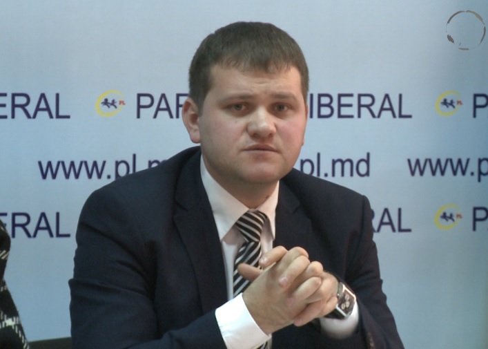 Și liderul fracțiunii PLDM, Valeriu Streleț, a delcarat în cadrul unei intervenții televizate că proiectele respective necesitau o adoptare promptă.