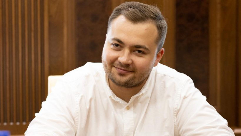 Госсекретарь Государственной канцелярии Адриан Бэлуцел.