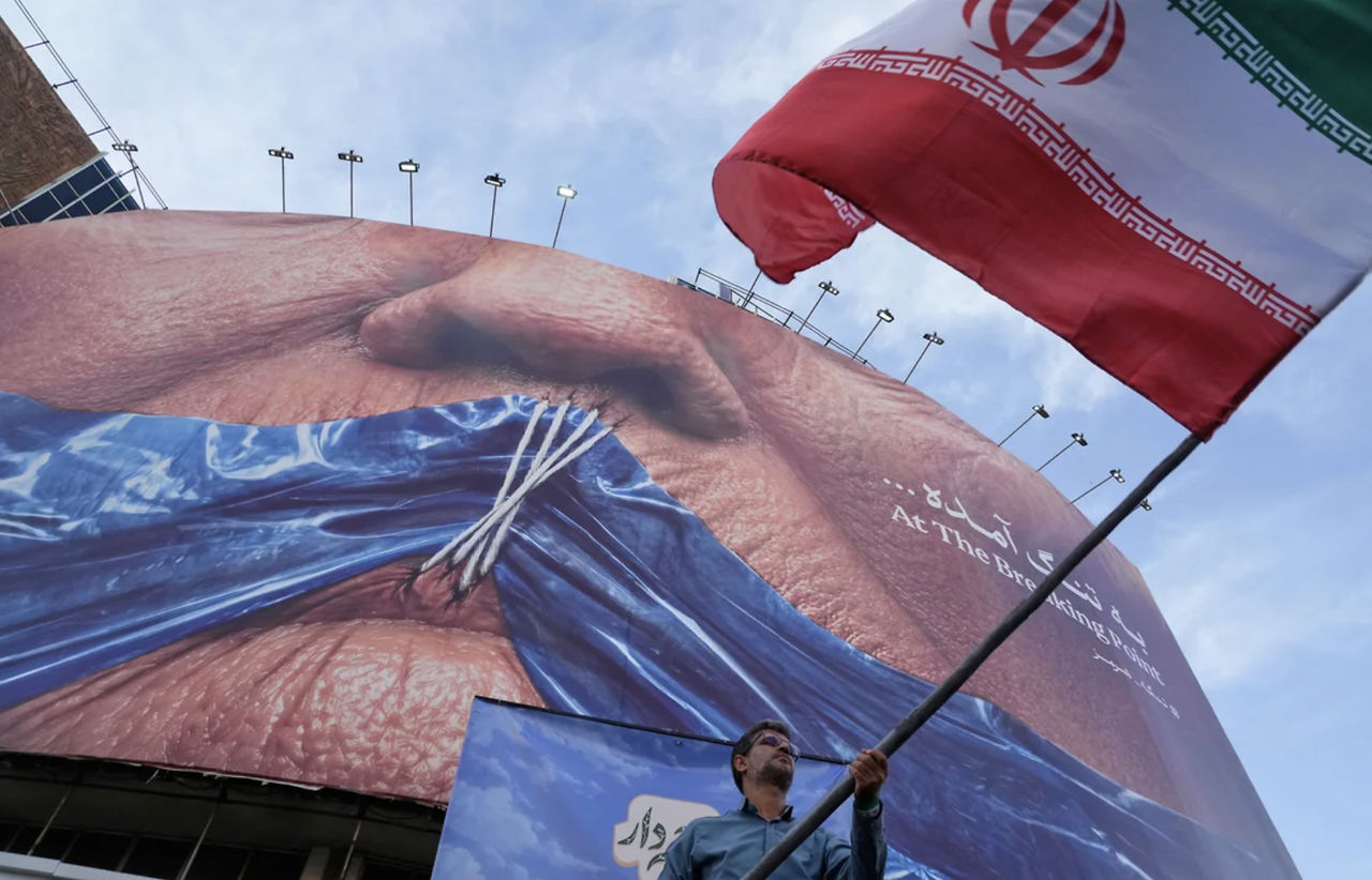 Iranul a început să examineze noua propunere de pace a SUA.