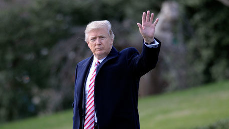 Во владениях Трампа массово увольняют нелегалов.