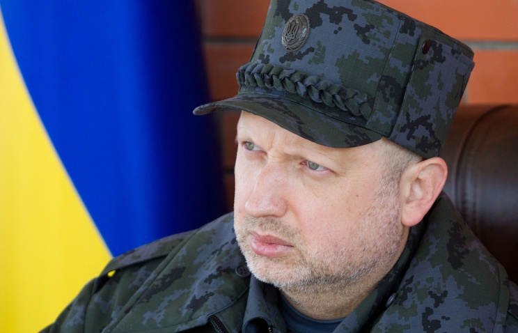 По заявлению Турчинова, спецоперация украинских силовиков в Донецкой и Луганской областях продолжится.