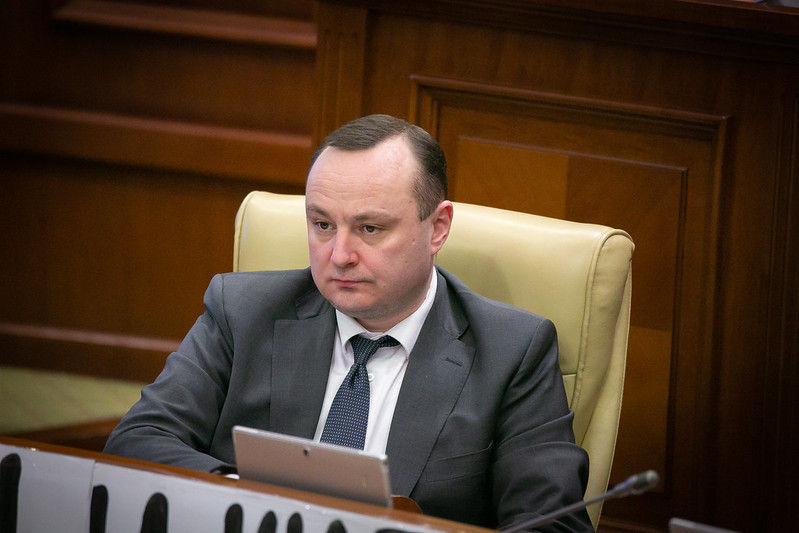 Батрынча: Власть доводит госпредприятия до убытков, а затем предлагает их приватизировать.