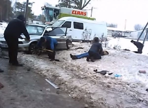 Un accident grav a avut loc duminica in apropiere de satul Recea, raionul Riscani. Foto: ProTV.md