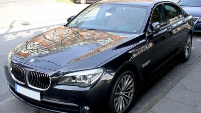 Автомобиль BMW 7-ой серии депутата городской думы Алексея Зверева сгорел минувшей ночью в Волгограде. Фото: ru.wikipedia.org