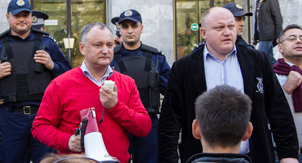 Dodon a i-a răspuns lui Sturza pe Facebook, anunţându-l că Partidul Socialiștilor a luat o atitudine și o poziție clară față de situația politică din țară.