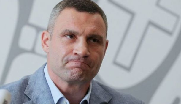 Кличко перепутал слова и обозвал заболевших COVID-19.