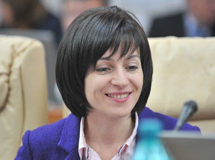 Додон о Санду: Сделать лидера нации из девушки из Facebook’а не получится.