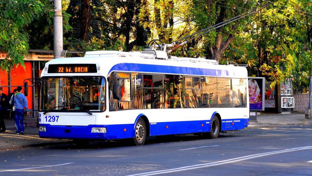 Două stații de așteptare a transportului public de pe bulevardul Ștefan cel Mare urmează să fie închise. Foto simbol: agora.md