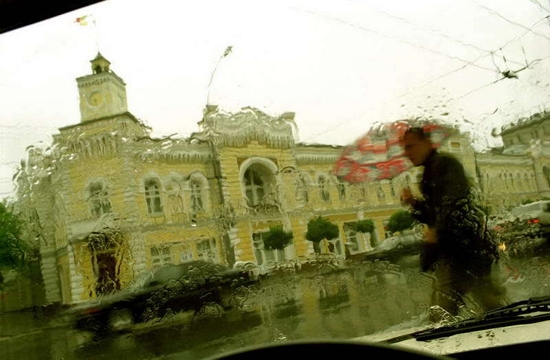 Potrivit Serviciului Hidrometeorologic de Stat, în primele zile ale săptămînii, în cele mai multe părți ale republicii vor cădea precipitații sub formă de ploaie și lapoviță.