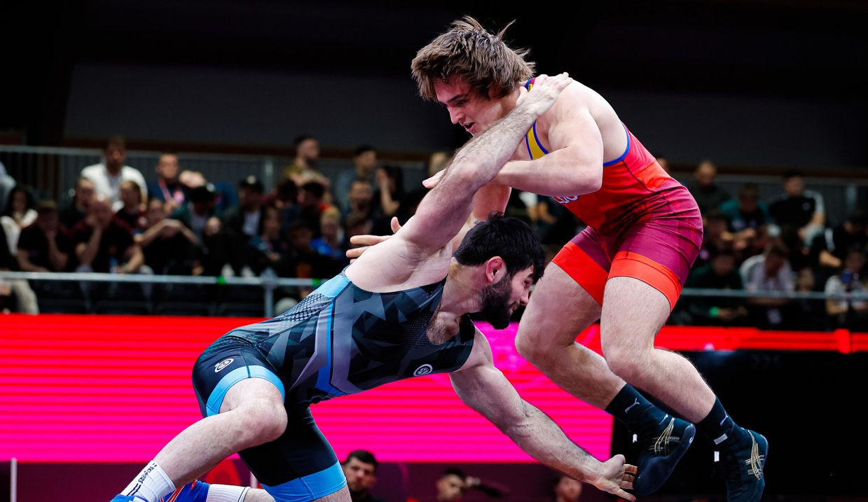 Luptătorul Eugeniu Mihalcean, vicecampion mondial la tineret.