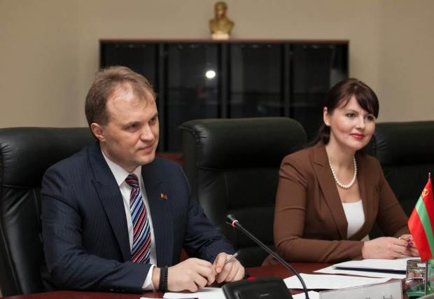 Evgheni Șevciuk și Nina Ștanski ar putea fi cununați de un miliardar. Foto: president.gospmr.ru