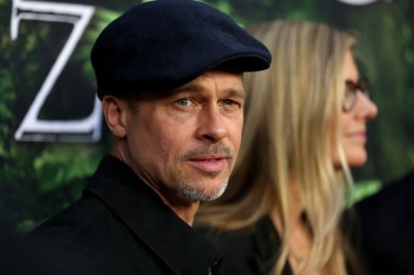 Suma uriașă oferită de Brad Pitt pentru a vedea un episod din Game of Thrones alături de Emilia Clarke.