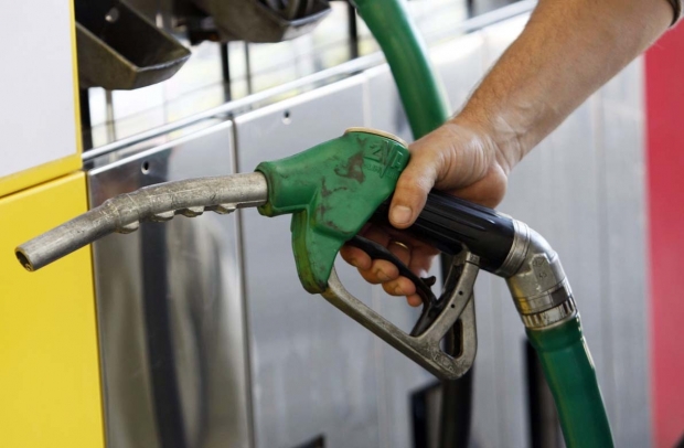 Motorina și benzina s-au scumpit ultima dată în iunie din cauza majorării cotațiilor pe piața internațională și a aprecierii dolarului.