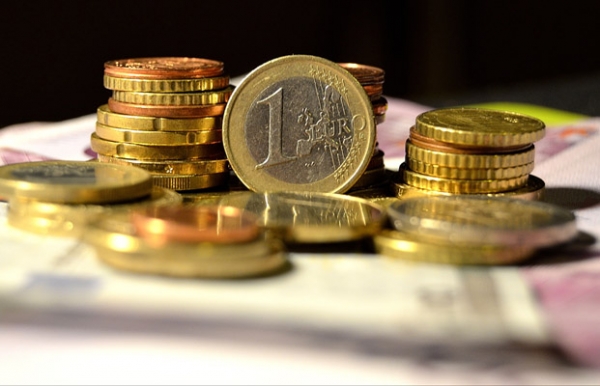 Hrivna ucraineană și rubla rusească își mențin cotațiile de 1,50 lei și respectiv 0,39 bani.
