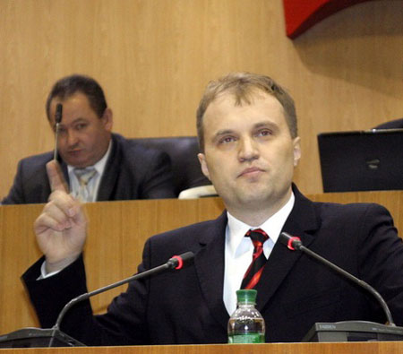 În acelaşi timp, el a acuzat autorităţile de la Chişinău că încearcă să împiedice deschiderea consulatului la Tiraspol.