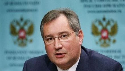 Luni, Medvedev a criticat industria spaţială rusă