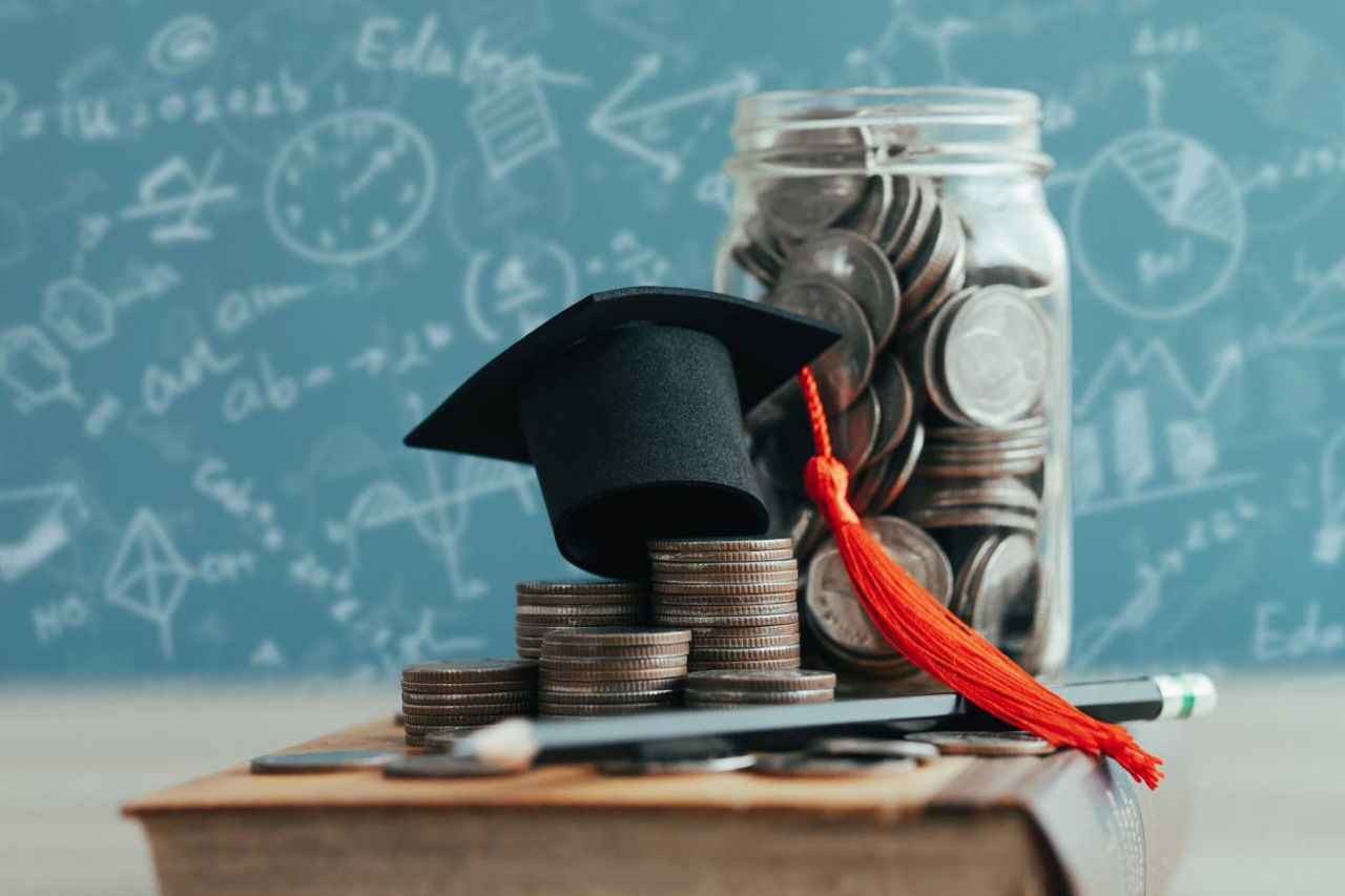 Ministerul Educației a înăsprit regulile privind acordarea burselor pentru studenți.