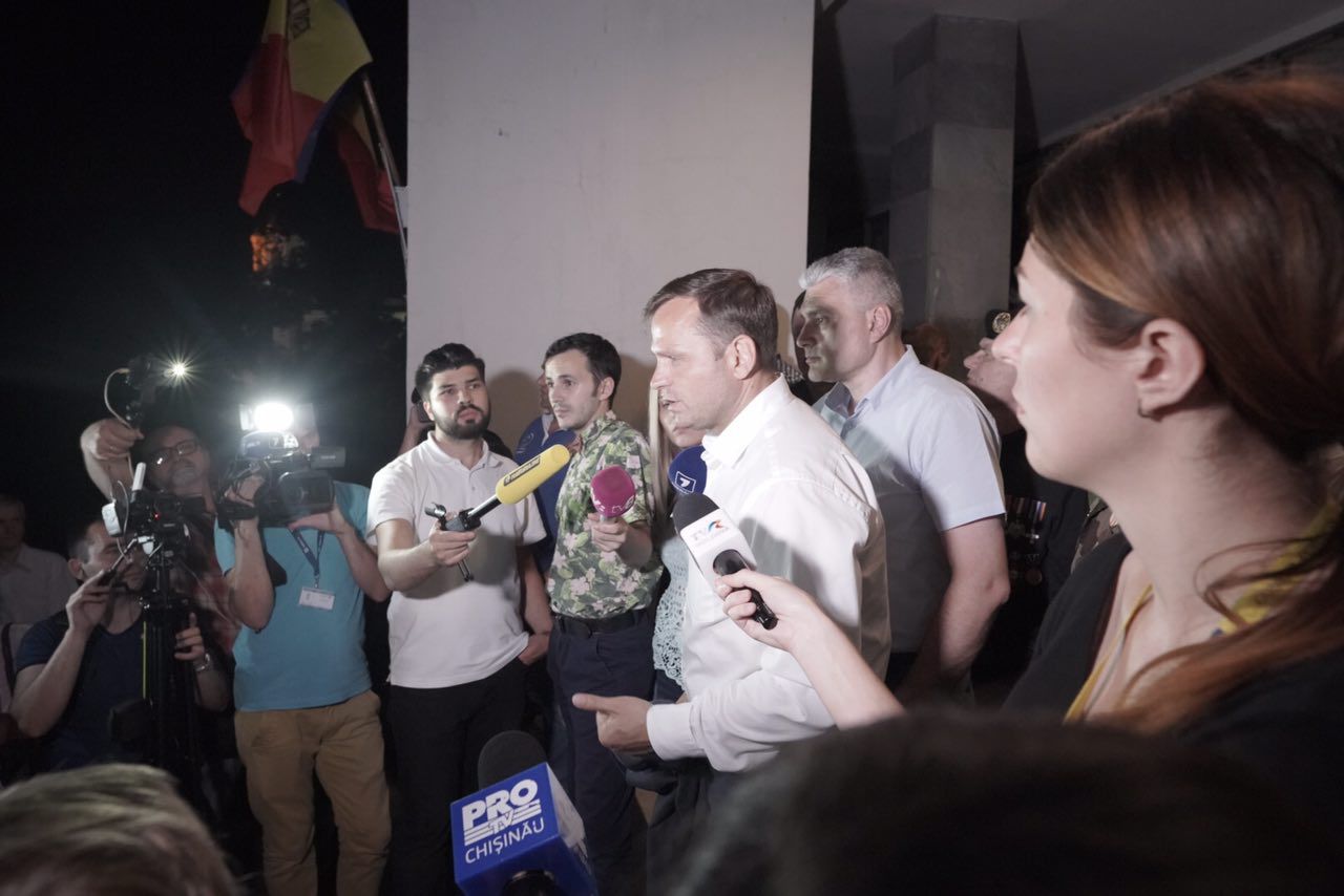 Нэстасе готовится к протестам в связи с отказом в мандате мэра.