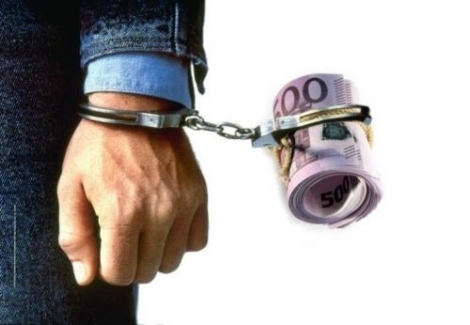 O avocată din Capitală a fost prinsă în flagrant de ofiţerii CNA şi procurorii anticorupţie , fiind suspectată de trafic de influenţă.