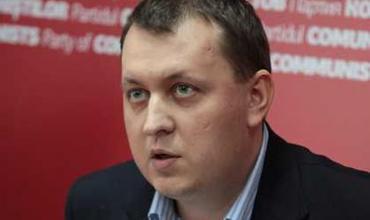 Deputatul din partea PCRM Grigore Petrenco riscă un an de închisoare sau amendă de pînă la 12 mii de lei.