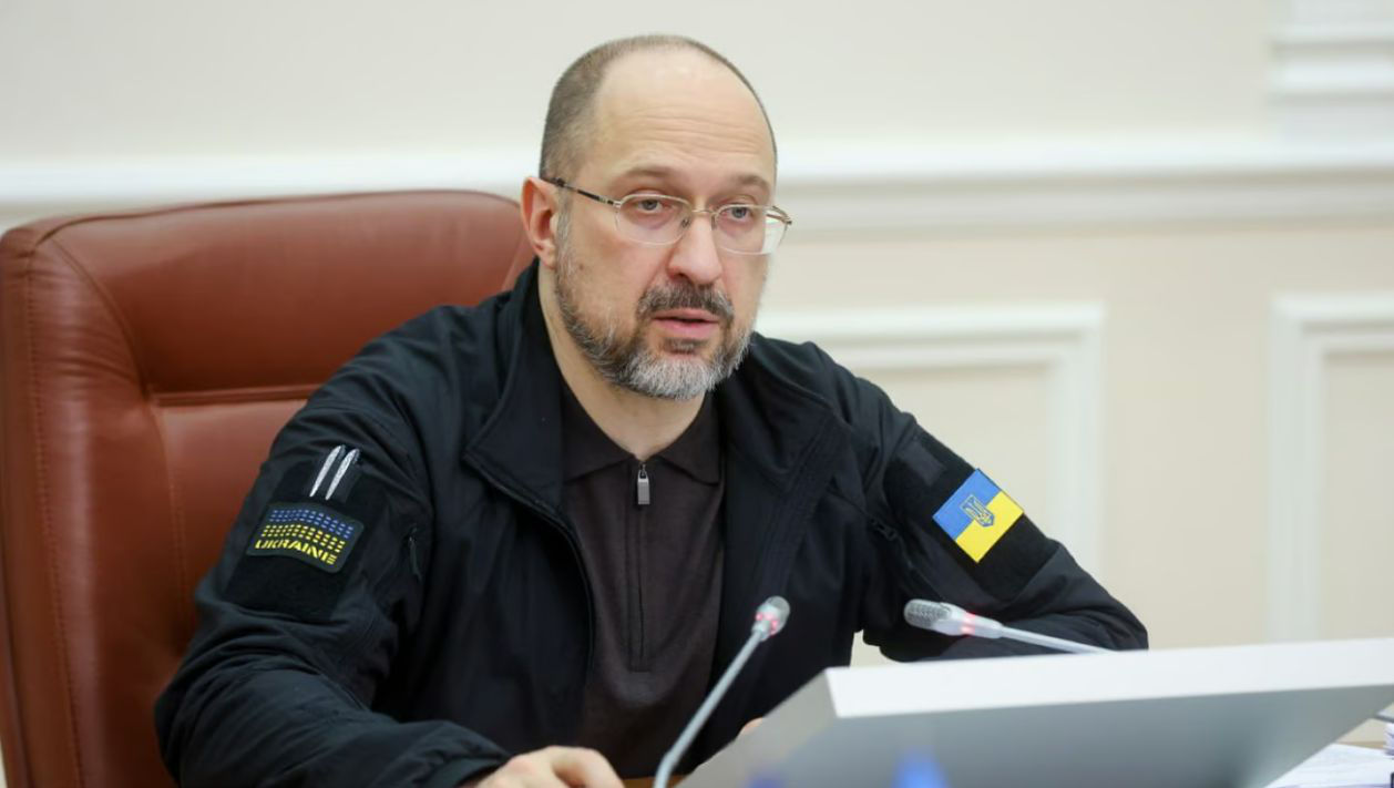 Шмыгаль: Во время сегодняшней атаки Россия выпустила по Украине более полусотни ракет.