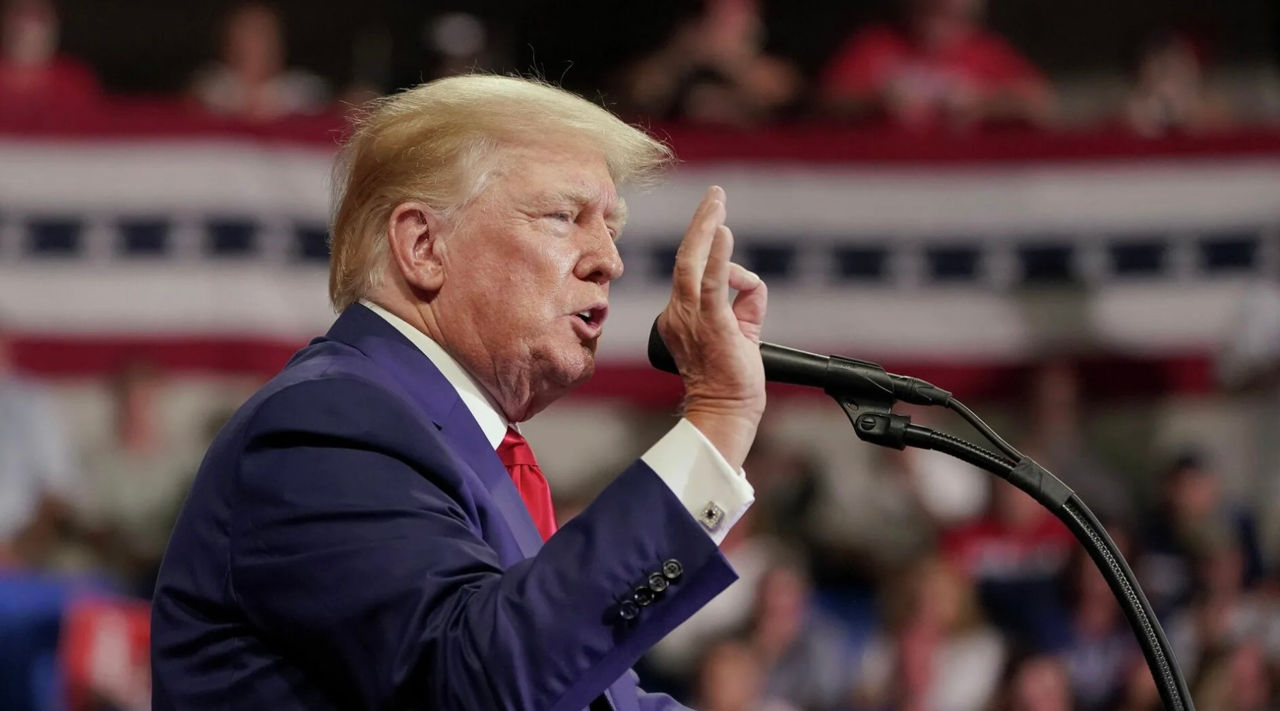 Trump a numit protestele masive din SUA o invazie a dușmanului străin.