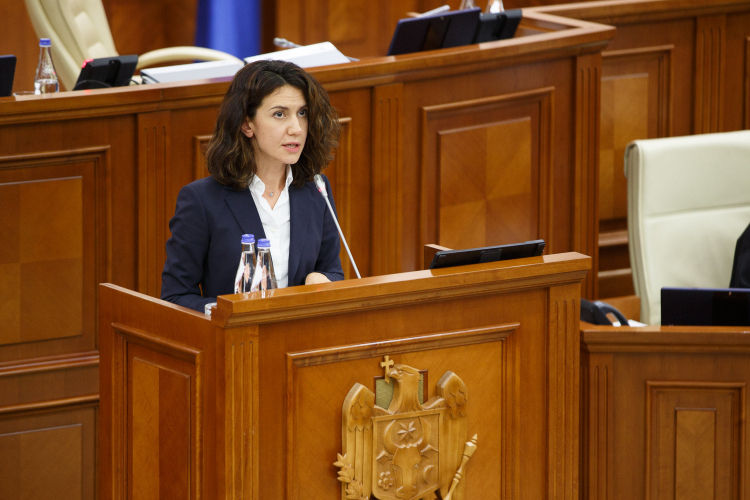 Председатель парламентской Комиссии по вопросам права, назначениям и иммунитету Олеся Стамате.