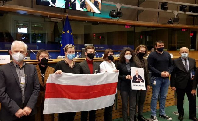 В ЕС заявили, что продолжают стоять на стороне народа Белоруссии.