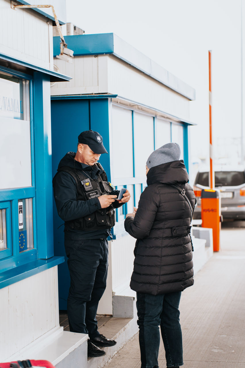 Пограничники изъяли у трех граждан Украины поддельные документы.
