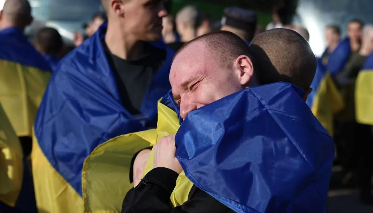 Rusia și Ucraina desfășoară un amplu schimb de prizonieri.