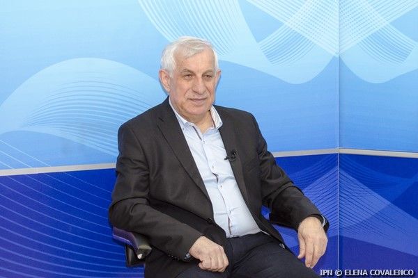 Журналист и комментатор по экономическим вопросам Влад Берку.
